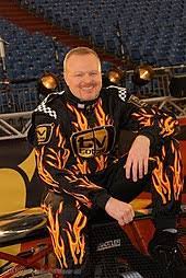 Facebook näyttää tietoja, joiden avulla ymmärrät sivun tarkoitusta paremmin. Stefan Raab Wikipedia