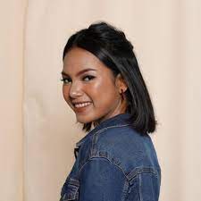 Hal tersebut sangatlah penting mengingat wanita selalu ingin tampil cantik dan juga menawan dalam berpenampilan. 22 Model Rambut Sebahu Untuk Wajah Bulat 2020 Auto Tirus