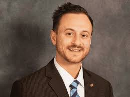 Victor Batres's Instagram, Twitter & Facebook