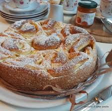Marmellata di albicocche fatta in casa da benedetta. Torta Di Rose Con Confettura Di Albicocche E Mele Cucinare E Come Amare
