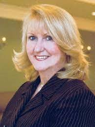 Ernestine Moon's Instagram, Twitter & Facebook