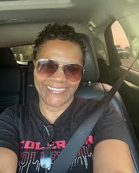 Lashauna Davis's Instagram, Twitter & Facebook