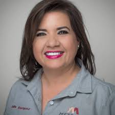 Julia Enríquez by Metrica