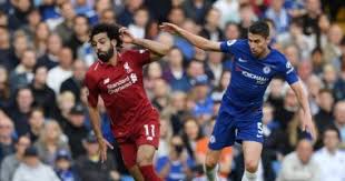 نجح النجم المصرى محمد صلاح لاعب فريق ليفربول فى تسجيل هدفا خرافيا فى مرمى فريق تشيلسي، خلال المواجهة التى جمعت الفريقين فى الجولة 34 من الدوري الإنجليزي، أبهر به جميع عشاق كرة القدم فى جميع أنحاء العالم. Ø³Ø§Ø±ÙŠ Ù‡Ø¯Ù Ù…Ø­Ù…Ø¯ ØµÙ„Ø§Ø­ Ù‚Ø¶Ù‰ Ø¹Ù„Ù‰ Ø¢Ù…Ø§Ù„ ØªØ´ÙŠÙ„Ø³ÙŠ Ø§Ù„ÙŠÙˆÙ… Ø§Ù„Ø³Ø§Ø¨Ø¹