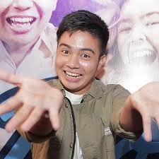 Umay Shahab Jadi Cowok Tengil di Film Rompis