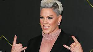 P!nk's official music video for 'just give me a reason' ft. Pink Zahlt Die Strafe Der Beachhandballerinnen Oe3 Orf At
