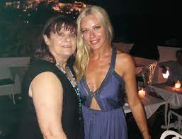 کامل ترین و بزرگ ترین مرجع دانلود رایگان زیرنویس فارسی فیلم و سریال با لینک مستقیم , دانلود زیرنویس , زیرنویس فیلم , زیرنویس سریال , زیرنویس انیمیشن. Zeta Makrypoylia Ta 10 Xronia Sxeshs Me Ton Xatzhgiannh To Polyteles Spiti Toys Sth Boyla Kai Oi 28 Gates