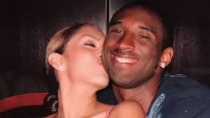 Vanessa Bryant fährt mit ihren Töchtern nach Disney World