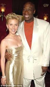 Raised by his single mother, jean, a house cleaner, on chicago's south side, duncan grew up resisting drugs and alcohol, instead concentrating on school. Michael Clarke Duncan Death Green Mile Actor 54 Dies Two Months After Severe Heart Attack Daily Mail Online