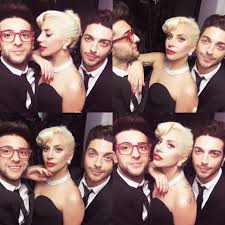 C'è intesa tra piero barone e i bambini. Foto Il Volo Gianluca Ginoble E Piero Barone Con Lady Gaga
