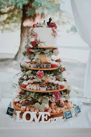 20 Awesome Outdoor Garden Wedding Ideas To Inspire Elegantweddinginvites Com Blog In 2020 Wedding Cake Alternatives Cool Wedding Cakes Wedding Cupcakes