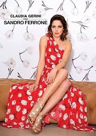 Ferrone ha iniziato la sua attività nel primo dopo guerra, facendo il commerciante di stoffe. Pin Su Moda Primavera Estate 2017