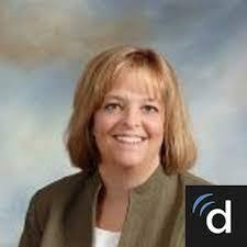 Lisa Bewley's Instagram, Twitter & Facebook