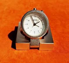 Lexon Design H Houplain Kucuk Masa Saati Vintage Urunler Tasarim Masa