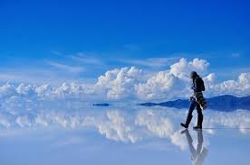 Salar De Uyuni Bolivia Con 11 Capas De Sal Con Espesores Que Varian Entre Menos De Un Metro Y 10 Metros Salar De Uyuni Lugares Increibles Salar De Ayuni