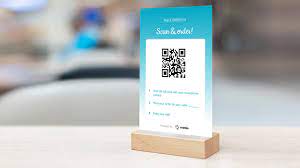 Qr codes menus at restaurants are experiencing a renaissance as a way to eliminate shared menus, which qr codes — which use a scannable design of black and white squares — have been in whether it's a simple laminated stand on tables or mobilizing an entire contactless ordering system. Kontaktlose Speisekarte Fur Restaurants Mit Tischbestellsystem