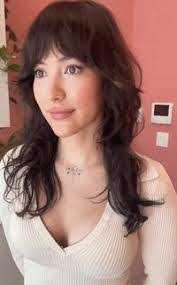 Donna Kirk's Instagram, Twitter & Facebook