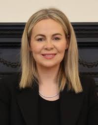 Lorraine Clifford's Instagram, Twitter & Facebook