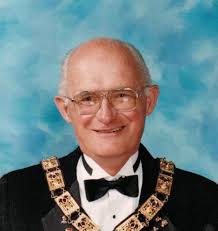 Obituary information for William F. Hinckley Sr.