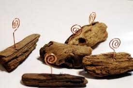 Driftwood Place Card Holders These Would Be Super Easy For Me To Make Card Table Wedding Place Card Holders Wedding Beach Wedding Tables