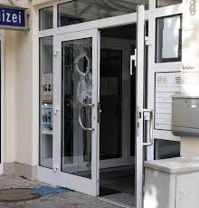 Auskunft zu bank in wuppertal: Attacken Auf Banken In Wuppertal Staatsschutz Ermittelt Nach Farbanschlagen