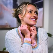 I miss my fans so much. SEND HELLO WHEN YOU SEE THIS PHOTO ❤️❤️❤️❤️