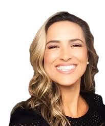 Candace Evans's Instagram, Twitter & Facebook