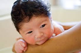 Yaitu ketika bayi sudah mulai menegakkan kepala sendiri sehingga tidak memerlukan bantuan dari orang dewasa. Rupanya Meniarap Boleh Kuatkan Leher Bayi Elak Kembung Perut Banyak Lagi Pa Ma