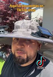 Sombreros con ventiladores: comodidad y estilo en el trabajo