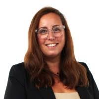 Amy Edington's Instagram, Twitter & Facebook