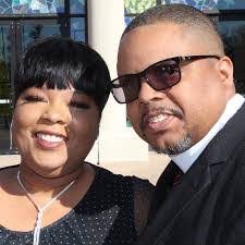 Latrina Davis's Instagram, Twitter & Facebook