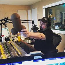 The show includes crazy jokes and stunts including martin throwing used urinal cakes dipped in glue at cindy. Dan O Malley On Twitter I Don T Know Why Russmartinshow Doesn T Like His New Samsung 9 Phone Case Such A Prima Donna