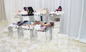 Sewa dewan untuk perkahwinan untuk merealisasiakan impian perkahwinan raja sehari anda. Pelamin Sanding Murah Dan Bajet Pelamin Bertunang Pelamin Sanding Dewan Rumah Khemah Wedding Decoration Gubahan Dulang Hantaran Pelamin Nikah Decor Nikah