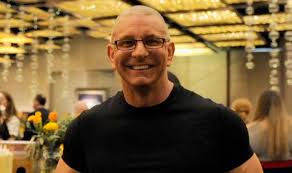 Robert irvine is a prominent celebrity chef who is of an english origin. Robert Irvine Net Worth 2019 Bio Wiki Wife Age Height