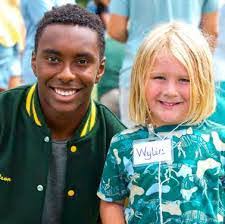 Donna Maciel's Instagram, Twitter & Facebook