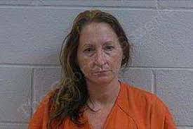 Amanda Deems's Instagram, Twitter & Facebook