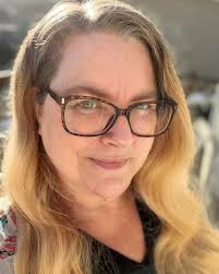 Hi everyone can you inspire me with your chair creations please. Thank you  😊.