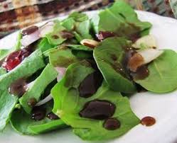 La Vinaigrette Balsamique A L Erable Parfaite Pour Vos Salades Printanieres Vinaigrette Recipes Balsamic Vinaigrette Balsamic Vinaigrette Recipe