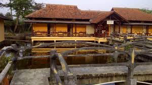 Kesan yang ditimbulkan pintu alumunium ini sangat cocok untuk rumah modern namun minimalis, karena rupanya yang kokoh dan tahan karat membuat perawatannya menjadi murah. Harga Tiket Masuk Pemandian Air Panas Ciseeng 2019
