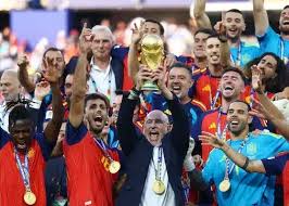 قهرمانان جهان وارد مادرید شدند