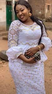 Pour plus de modèles de couture, n'hésitez pas à parcourir le site. Pin By Monique Sene On Senegalaise Latest African Fashion Dresses African Fashion Skirts African Lace Dresses