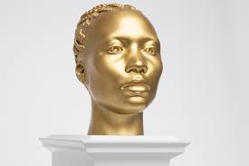 Tourists spurn art and head for castles and zoos