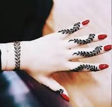 صور نقش حناء علي اصبع اليد والأظافر رائعة وجذابة جدا فوتوجرافر Finger Henna Designs Mehndi Designs Henna Designs Hand