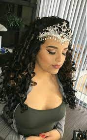 A natural bouquet of flowers to offer to the virgin mary (an artificial one is kept by the quinceanera) the bible and rosary, both foundations of her faith. 48 Of The Best Quinceanera Hairstyles That Will Make You Feel Like A Queen