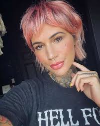 Petra Costello (petracostello)