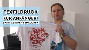 Einfach ihr eigenes motiv gestalten, ausdrucken und aufbügeln. T Shirts Bedrucken Textildruck Fur Anfanger Youtube