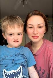 Amber Cropper's Instagram, Twitter & Facebook