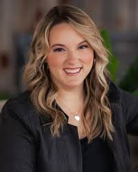 Carly Schultz's Instagram, Twitter & Facebook