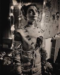 Das passende kostüm zu halloween das sind die besten. Voodoo Puppe Kostum Selber Machen Maskerix De Puppe Kostum Kostume Selber Machen Halloween Kostum Selber Machen