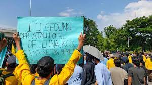 Maybe you would like to learn more about one of these? 6 Momen Aksi Demo Mahasiswa Tolak Uu Omnibus Law Di Palembang Regional Liputan6 Com